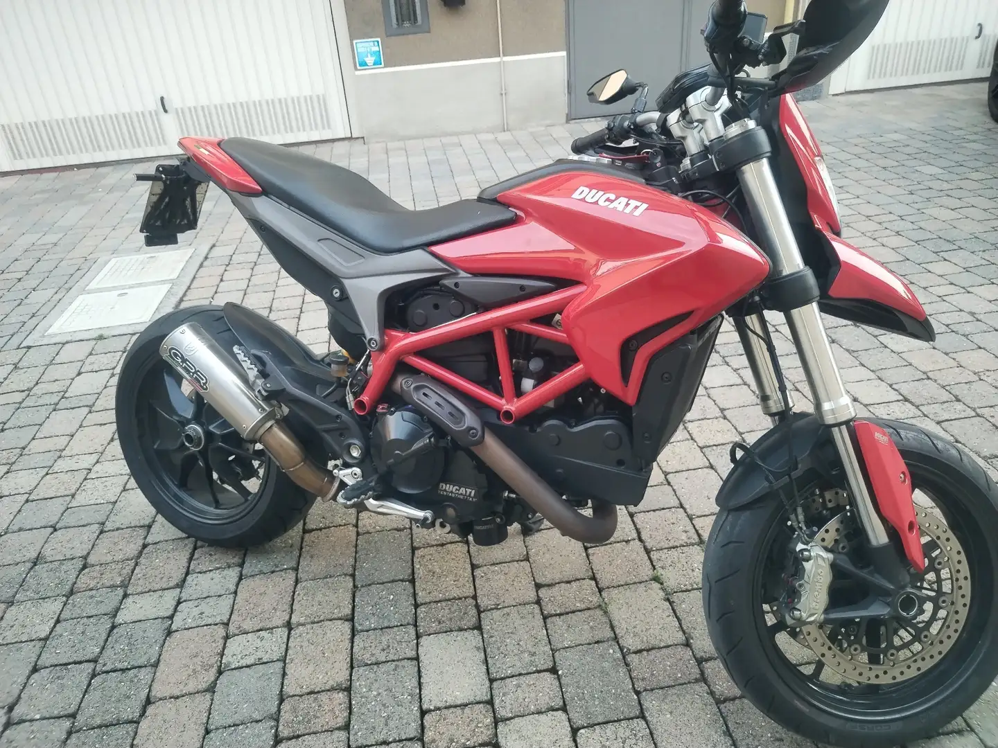 Ducati Hypermotard 821 Piros - 1