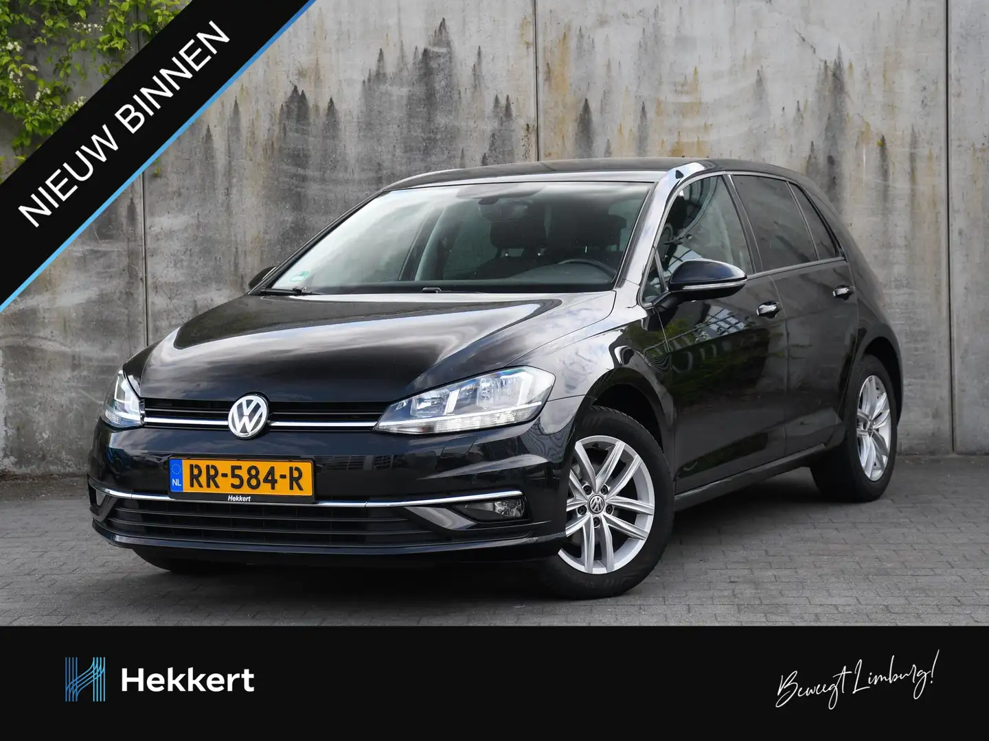 Volkswagen Golf Trendline 1.0 TSI 110pk PDC VOOR + ACHTER | STOELV Zwart - 1