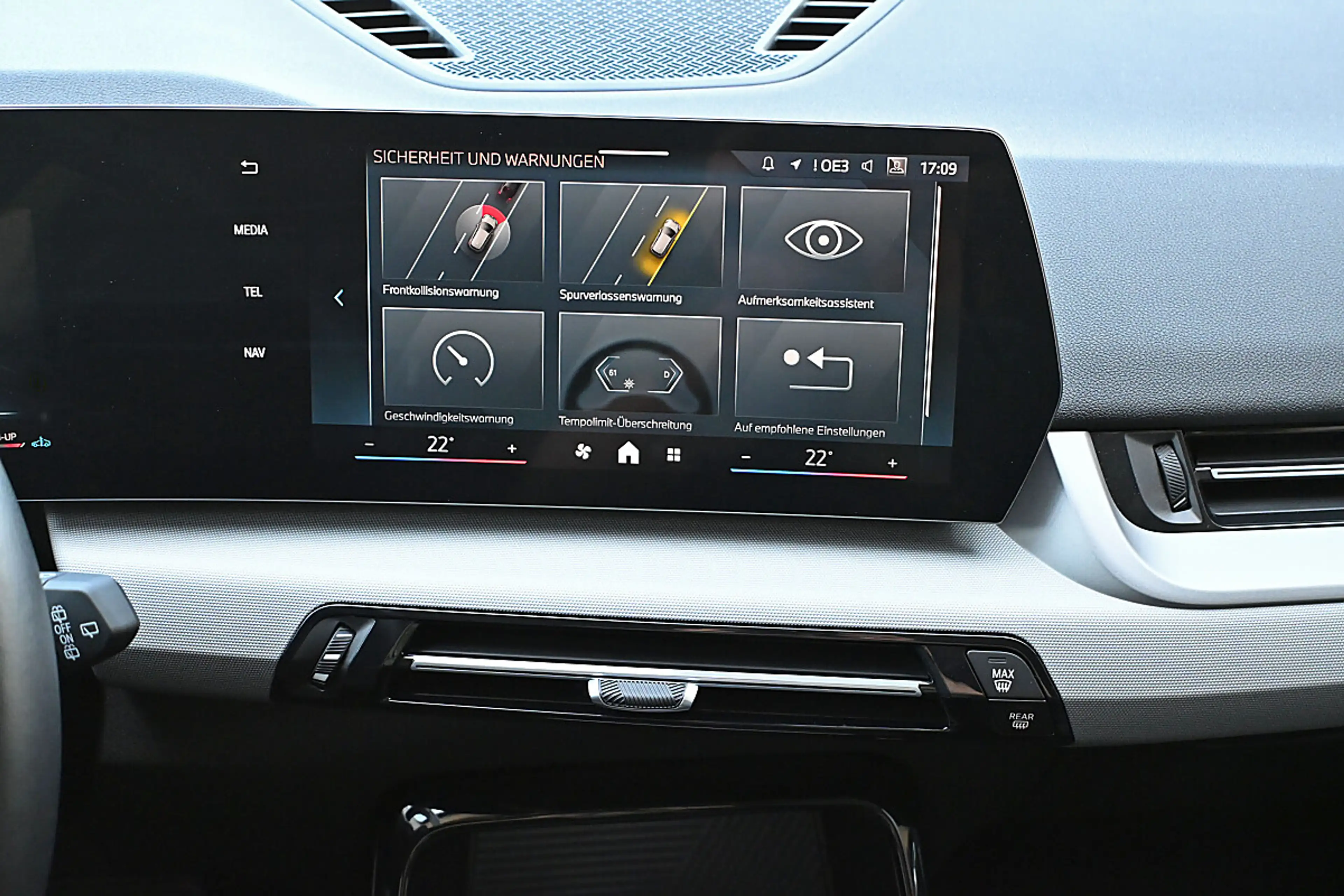 BMW X1 sDrive18d Aut. LED, Navi, Spurhalte, Kamera — photo 12