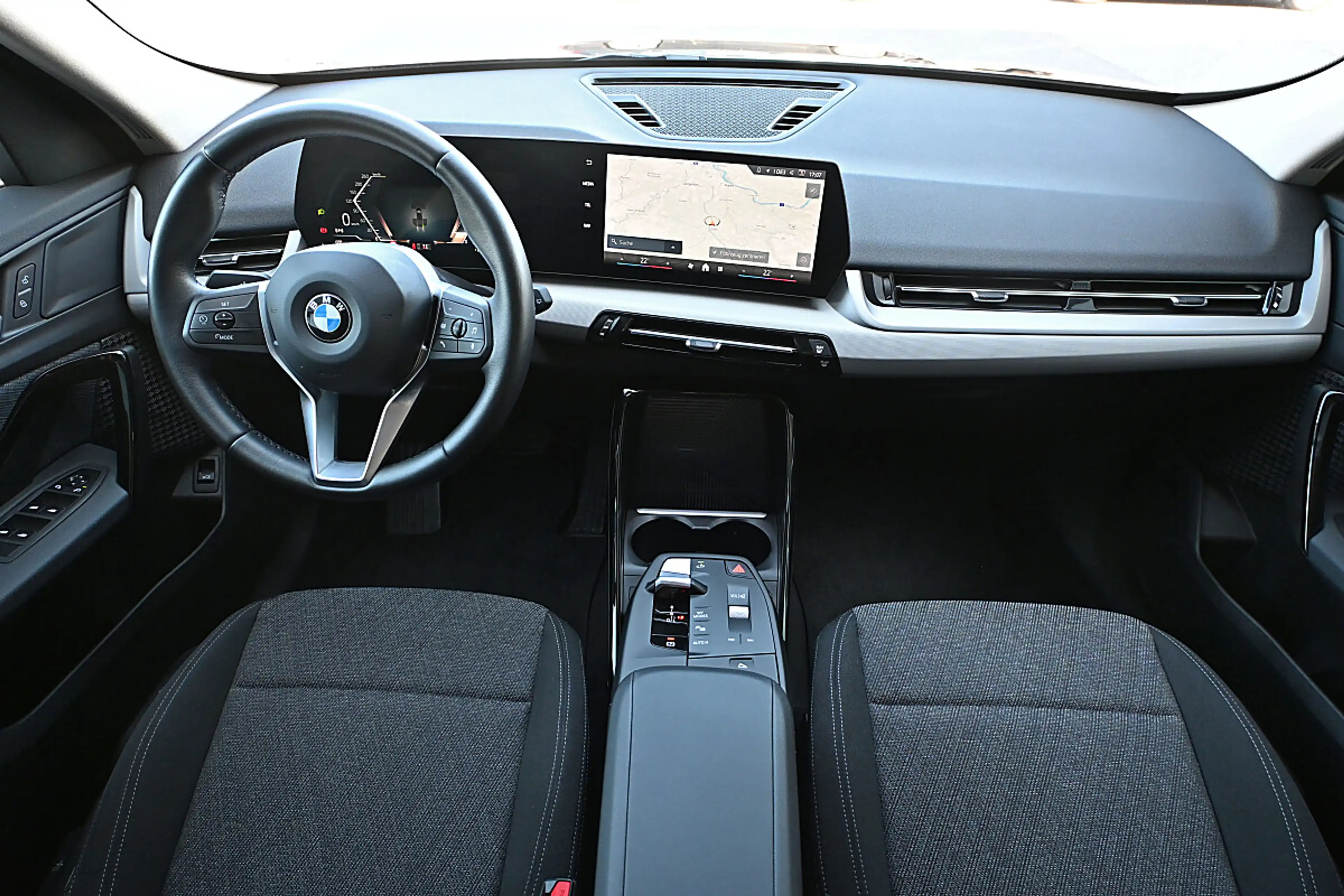 BMW X1 sDrive18d Aut. LED, Navi, Spurhalte, Kamera — photo 10
