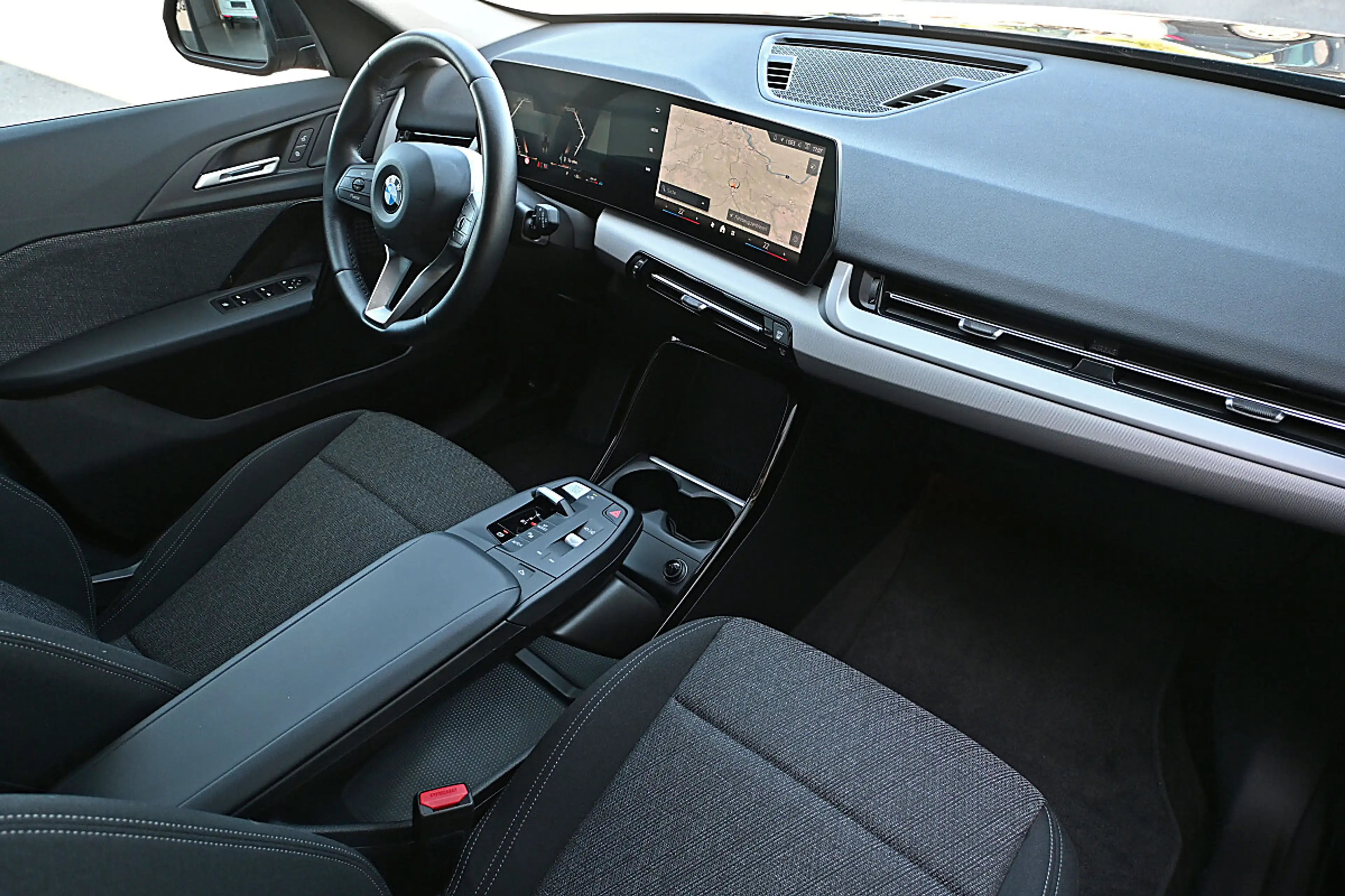 BMW X1 sDrive18d Aut. LED, Navi, Spurhalte, Kamera — photo 4