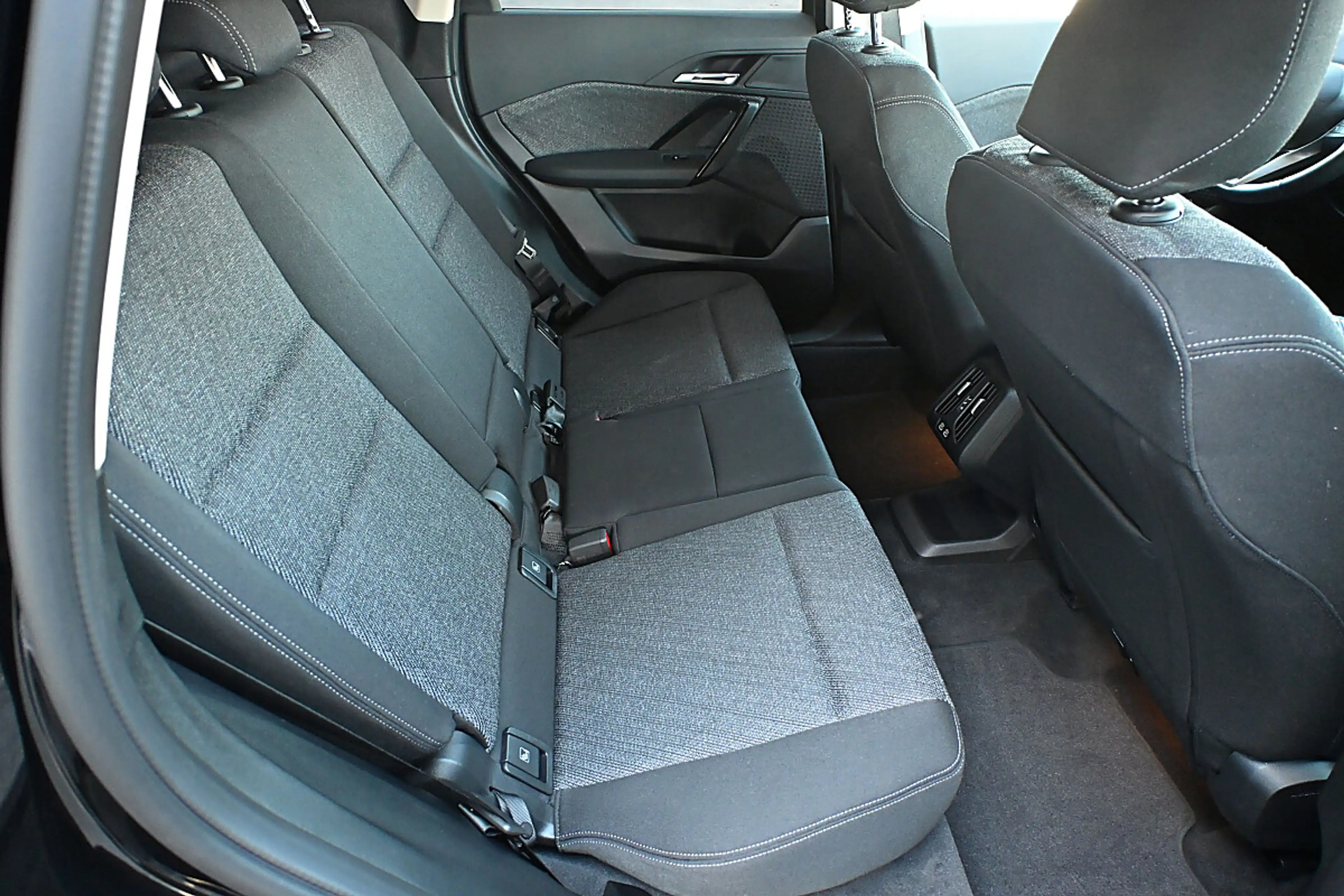 BMW X1 sDrive18d Aut. LED, Navi, Spurhalte, Kamera — photo 9