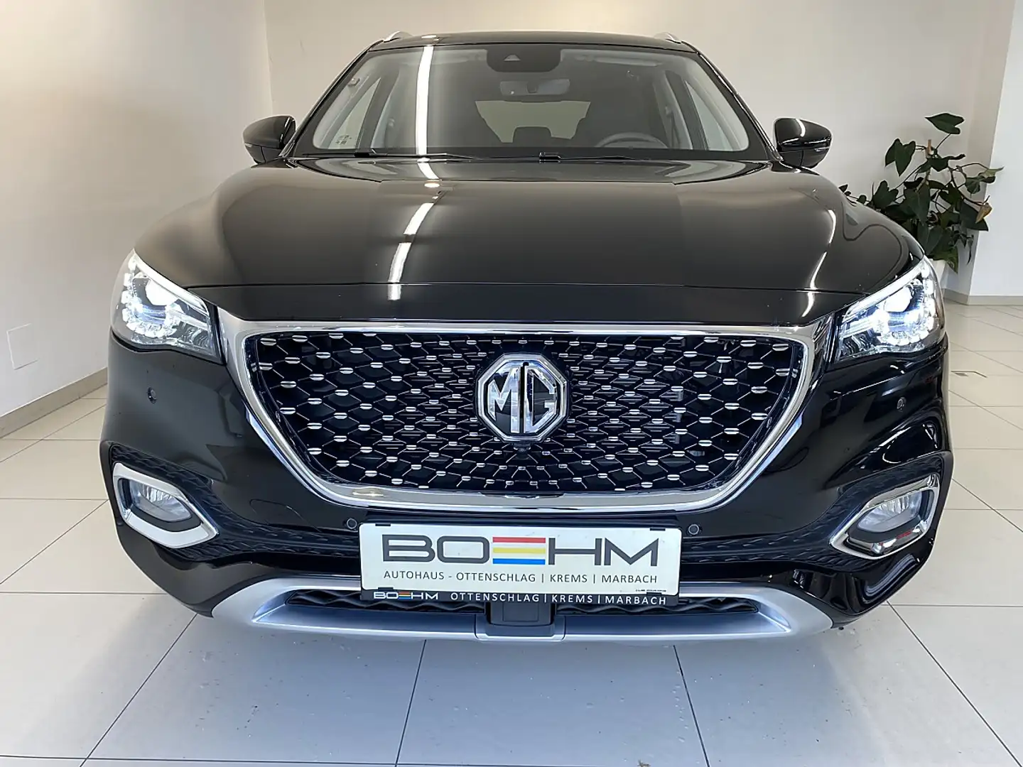 MG EHS 1,5T GDI PHEV Luxury Aut. Anhängelast 1500 kg, ... Schwarz - 2