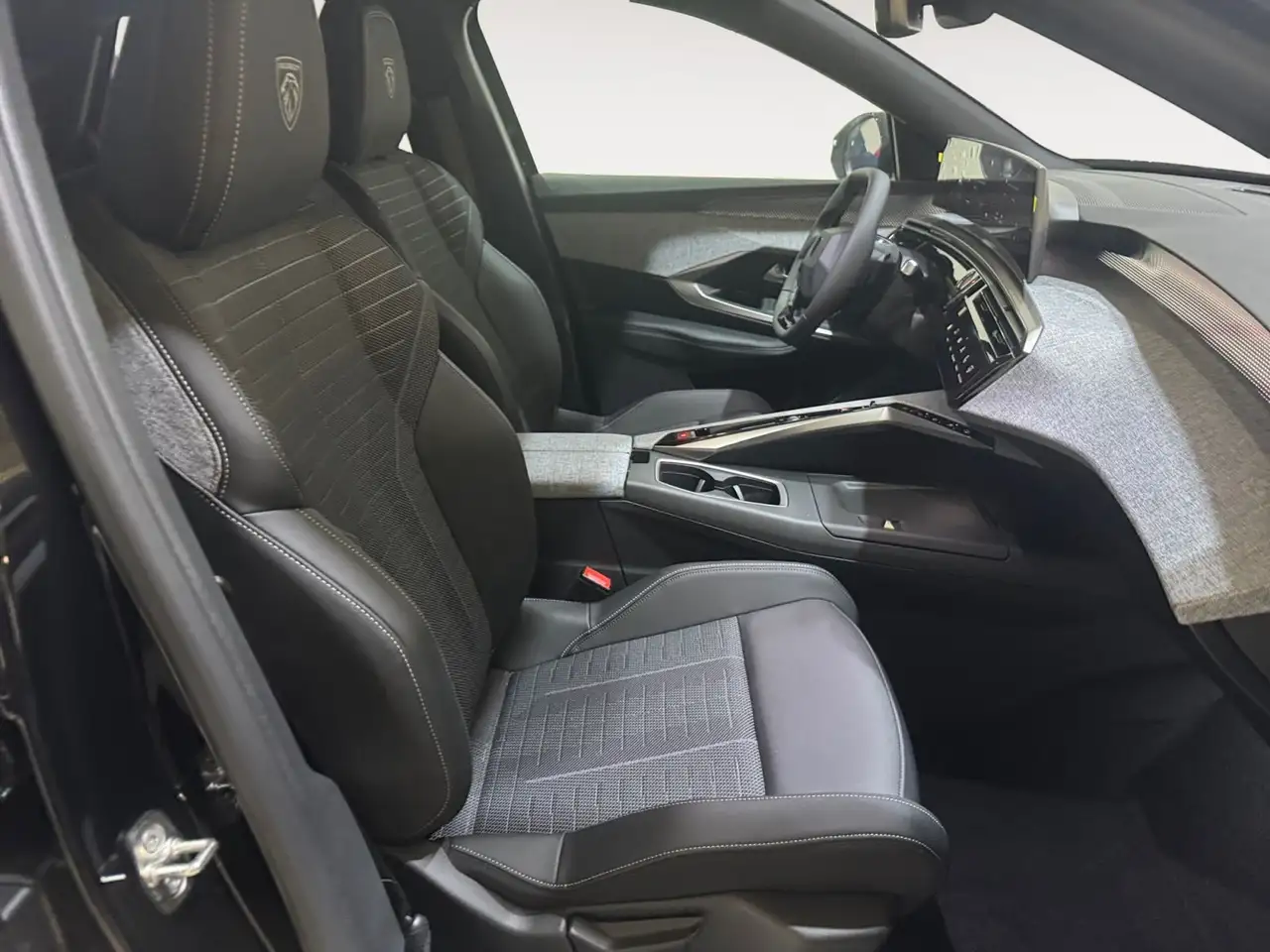 Peugeot 3008 Hybrid 145 GT e-DCS 6 15