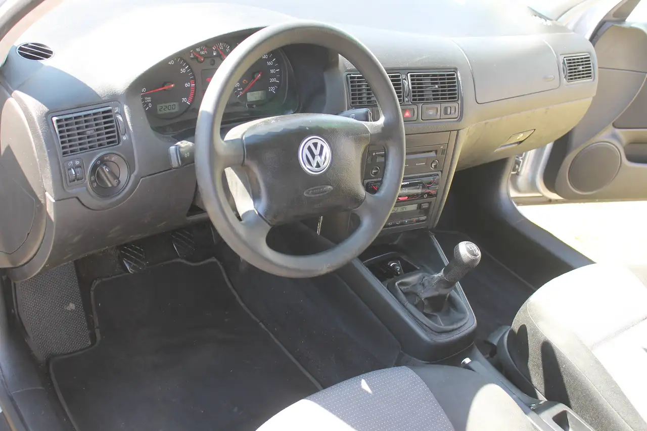 Volkswagen Golf IV 1.4 Special Klimatronic SHZ PDC, foto 8