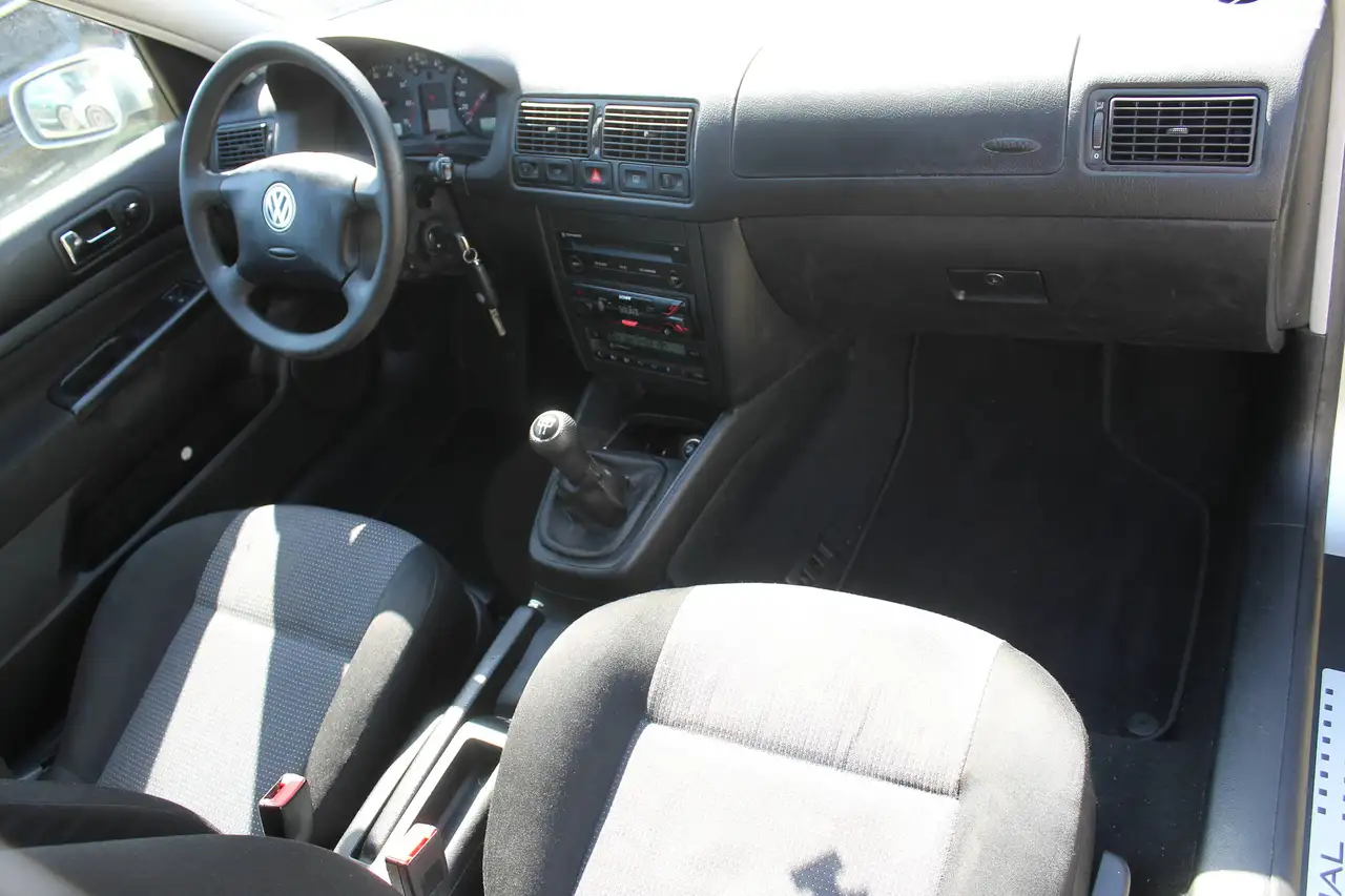 Volkswagen Golf IV 1.4 Special Klimatronic SHZ PDC, foto 5