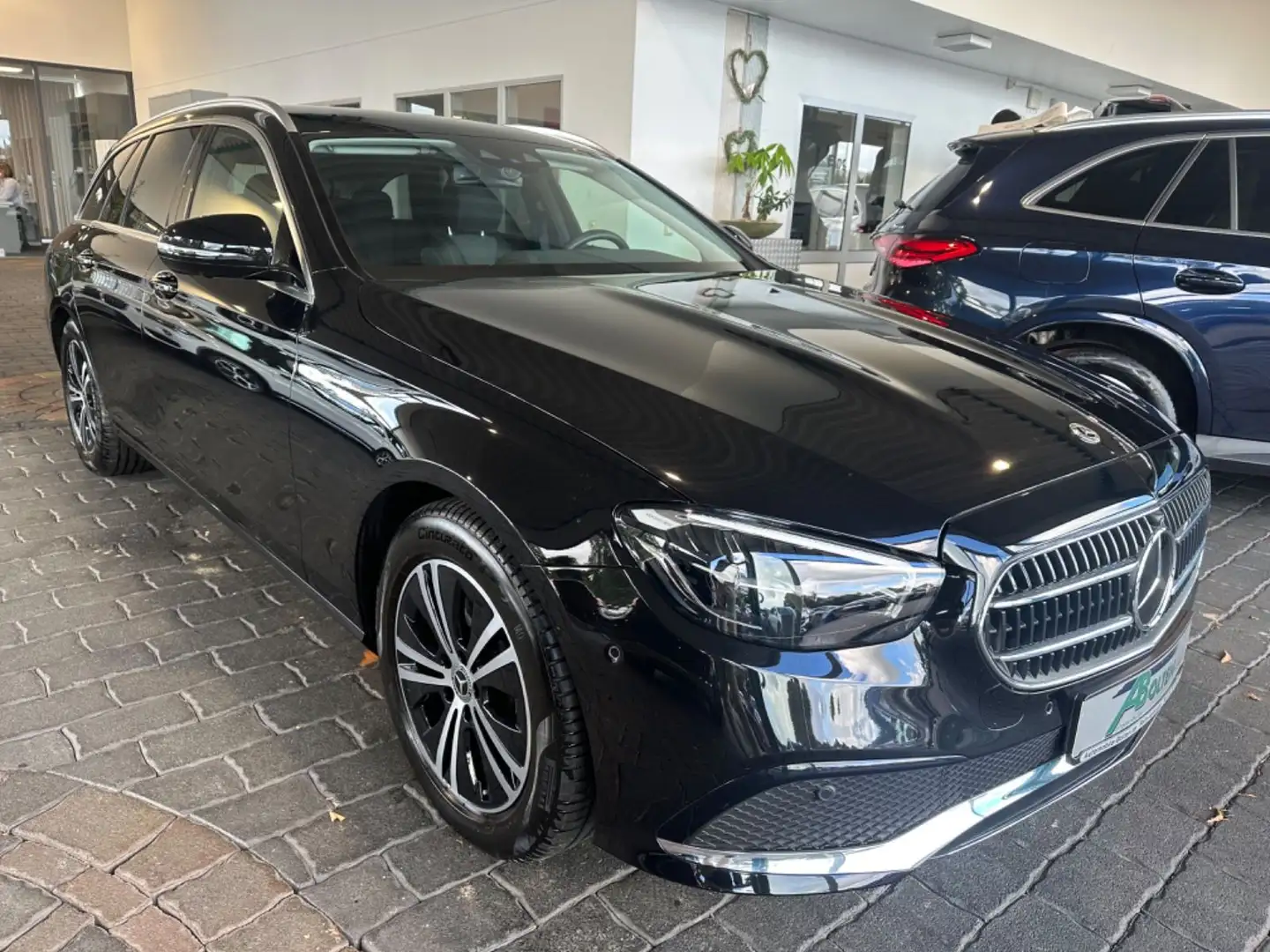 Mercedes-Benz E 200 T Autom.Avantg-LED-360°-Distr.-Pur.-Lenkas Negro - 2