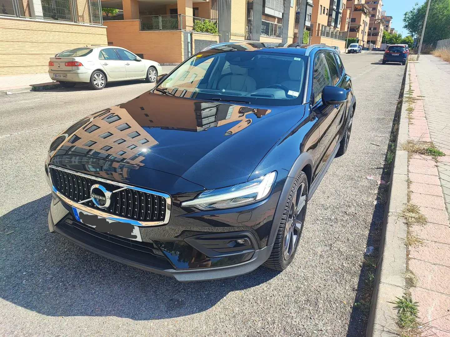 Volvo V60 Cross Country D4 Pro AWD Aut. - 1