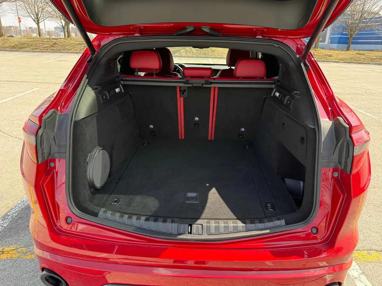 Alfa Romeo Stelvio снимка Alfa Romeo Stelvio