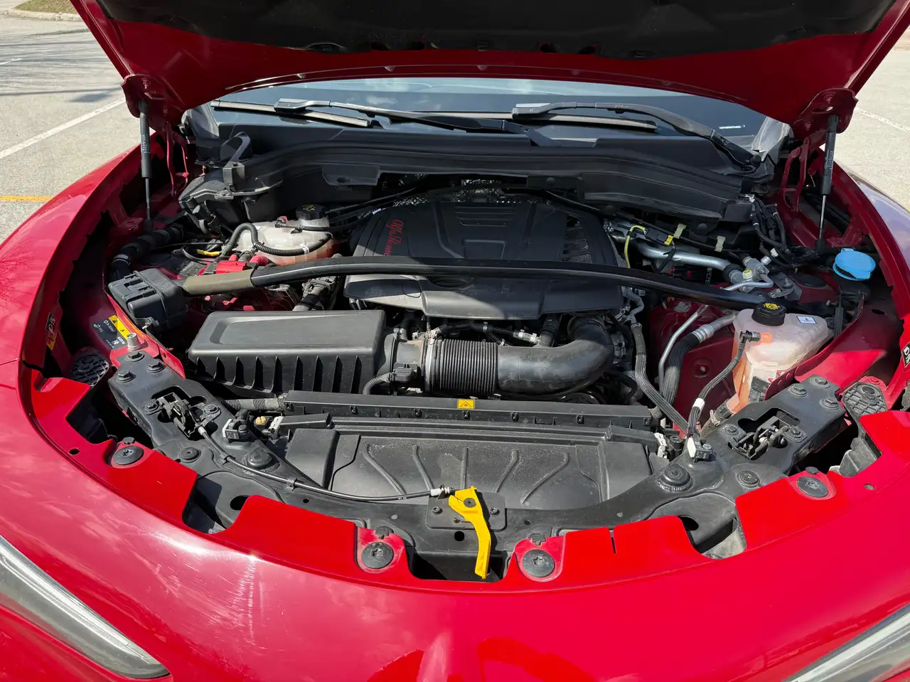 Alfa Romeo Stelvio снимка Alfa Romeo Stelvio