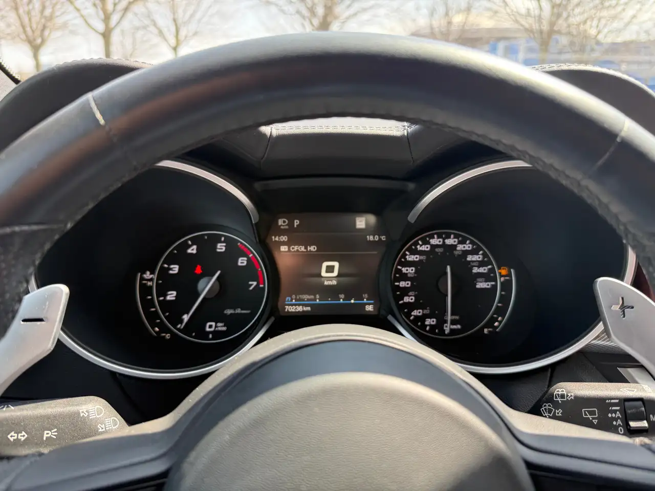 Alfa Romeo Stelvio снимка Alfa Romeo Stelvio