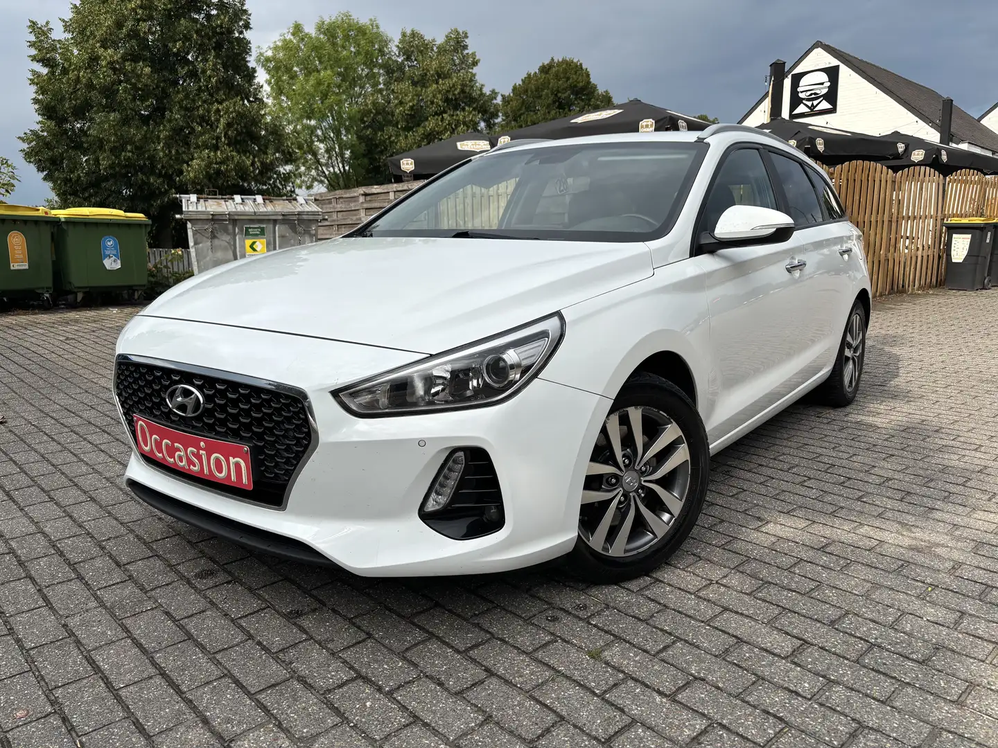 Hyundai i30 SW 1.6 CRDi  GPS-CAMERA-CLIM 1er Main- Blanc - 1