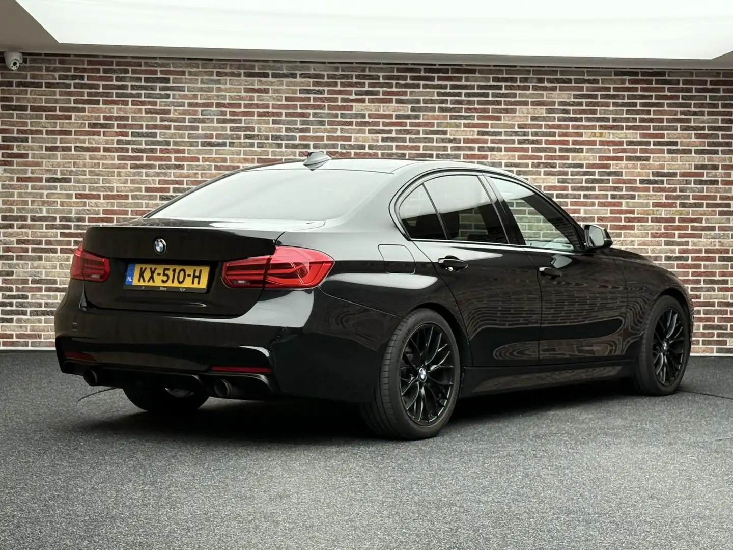 BMW 330 3-serie 330e Centennial High Executive | M-Sport p Fekete - 2