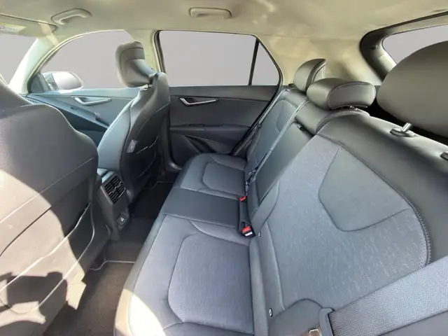 Kia Niro view 11