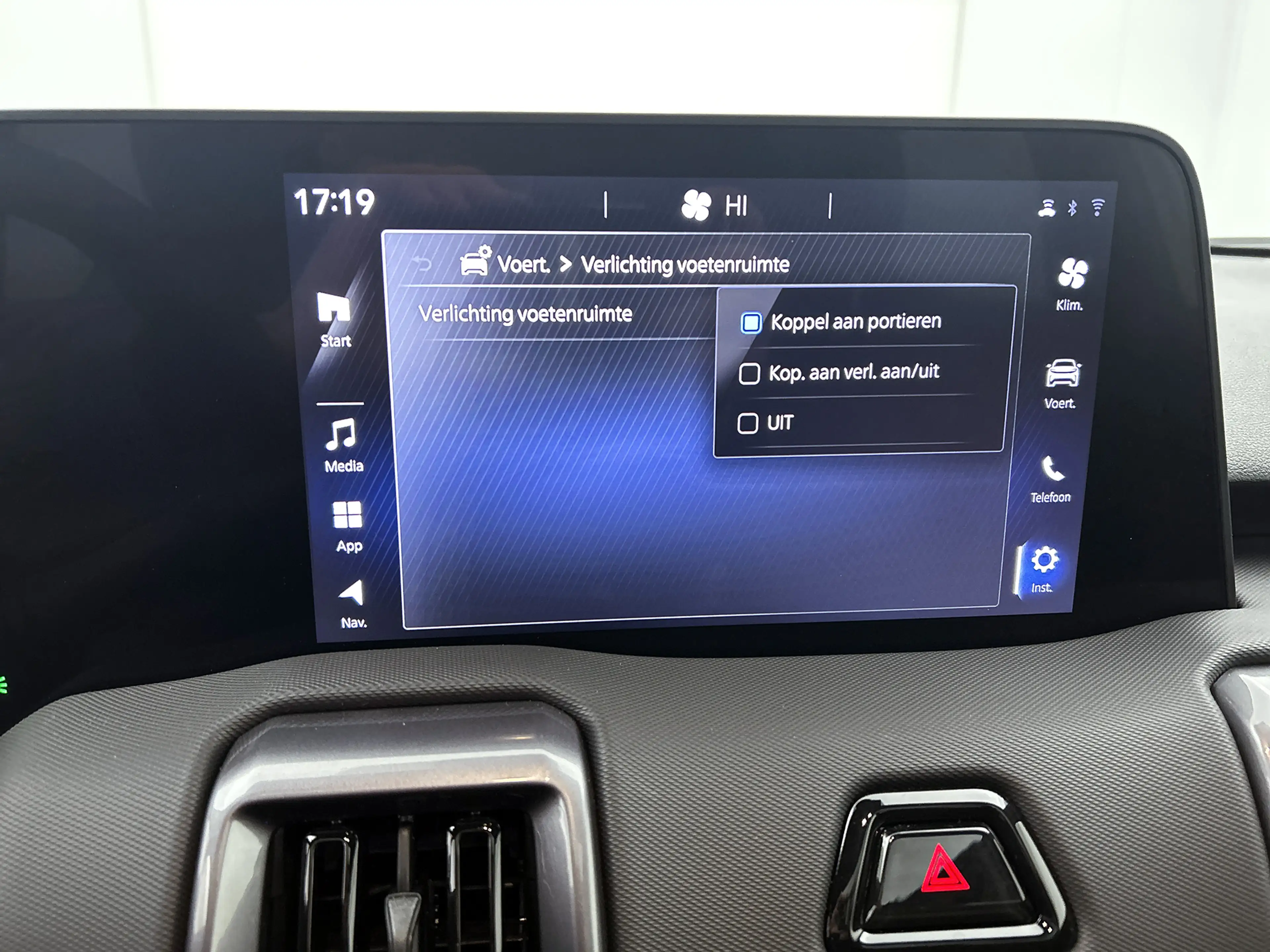 Toyota Urban Cruiser Executive 61 kWh | DEMO | — photo 13