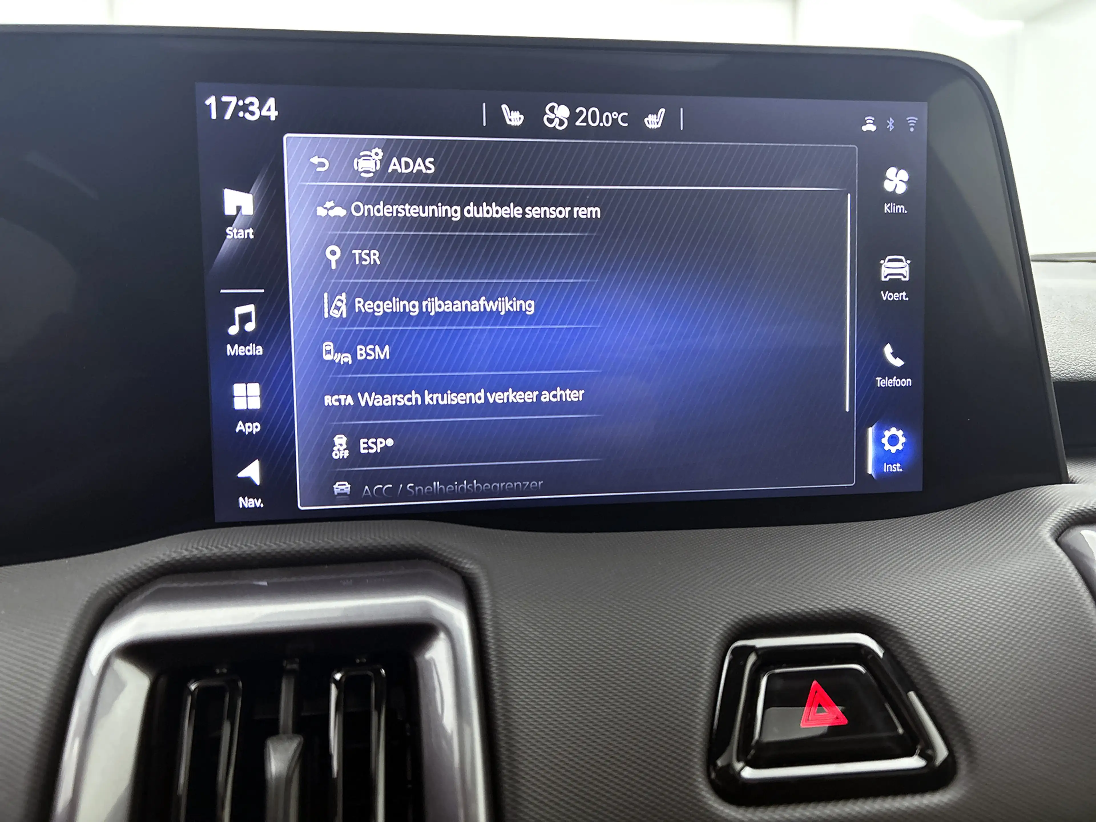 Toyota Urban Cruiser Executive 61 kWh | DEMO | — photo 12