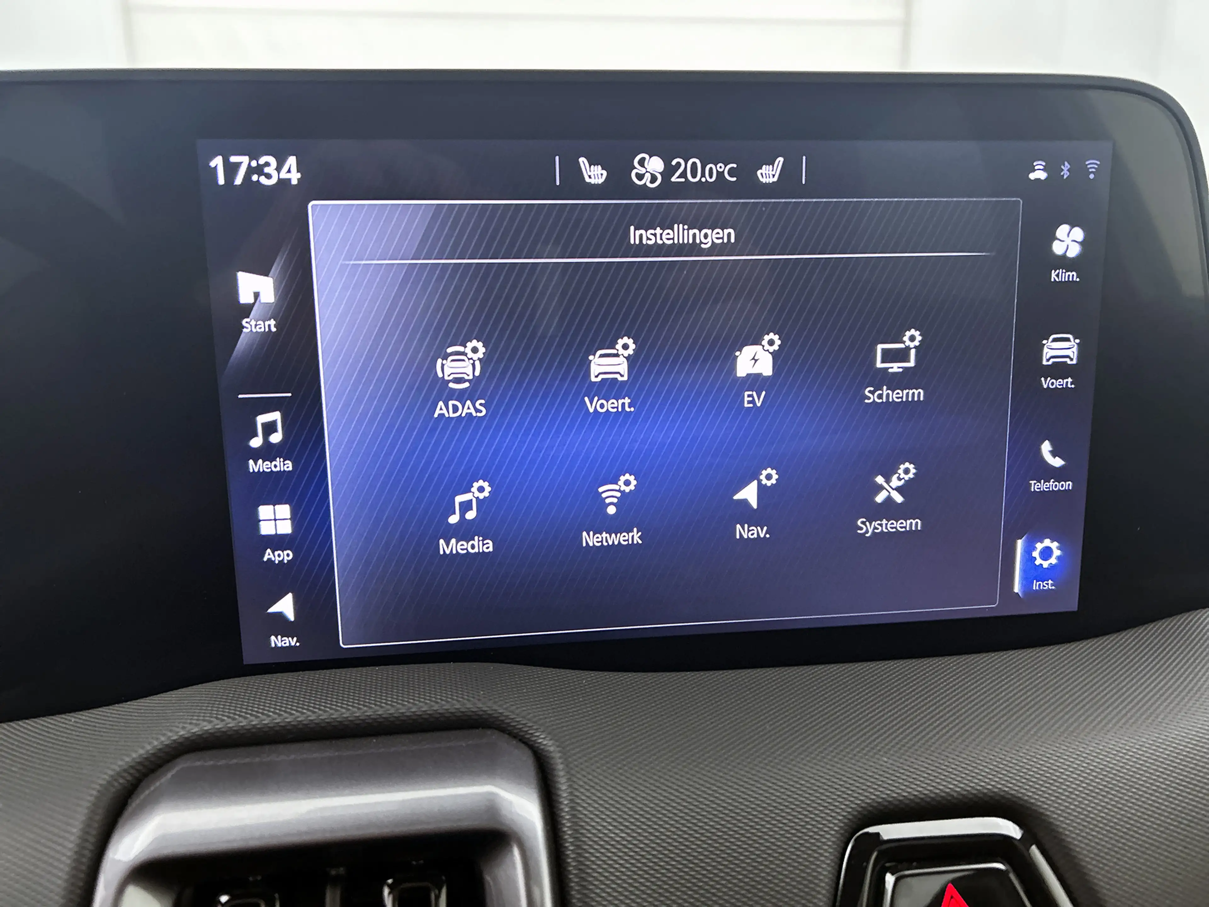 Toyota Urban Cruiser Executive 61 kWh | DEMO | — photo 14