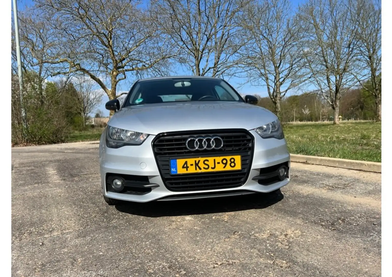 Audi A1 A1 1.2 TFSI S-Line Zilver - 1
