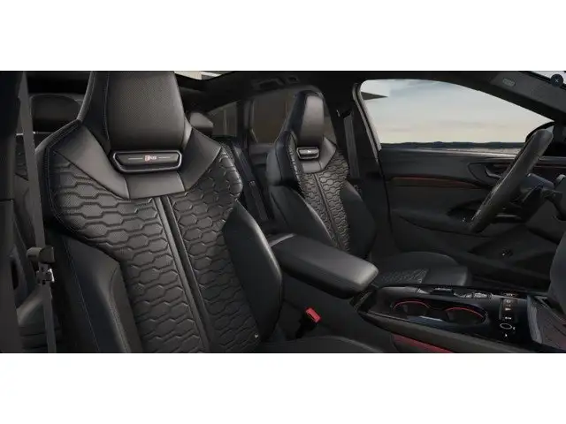 Audi RS5 view 4
