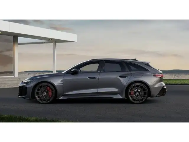 Audi RS5 view 8