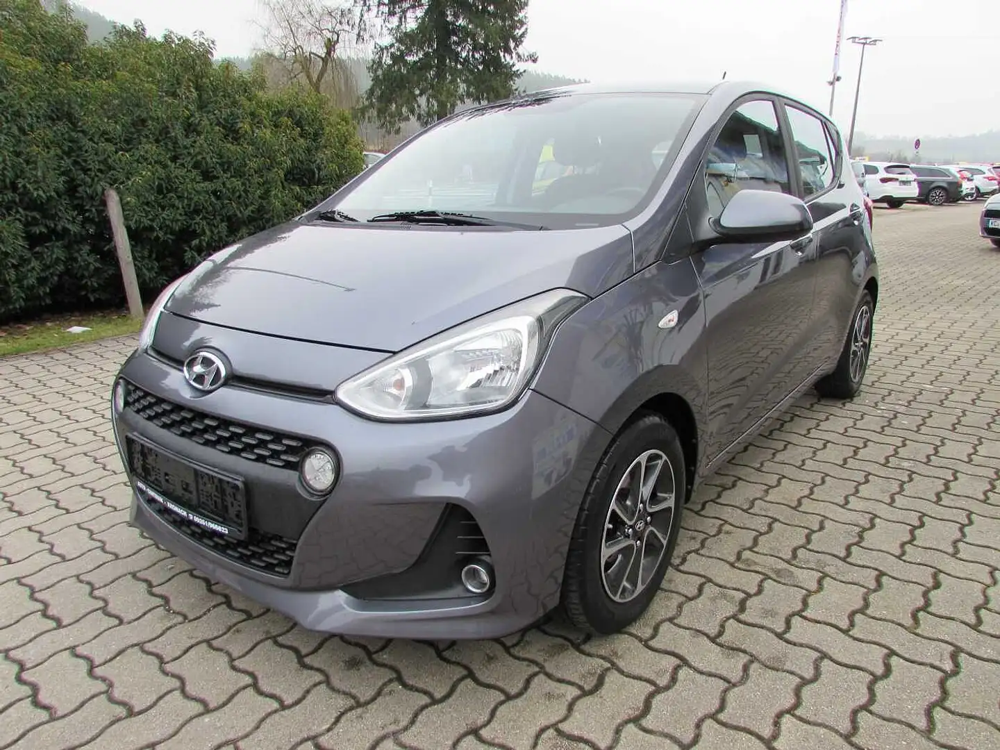 Hyundai i10 1.0 YES! Grau - 1