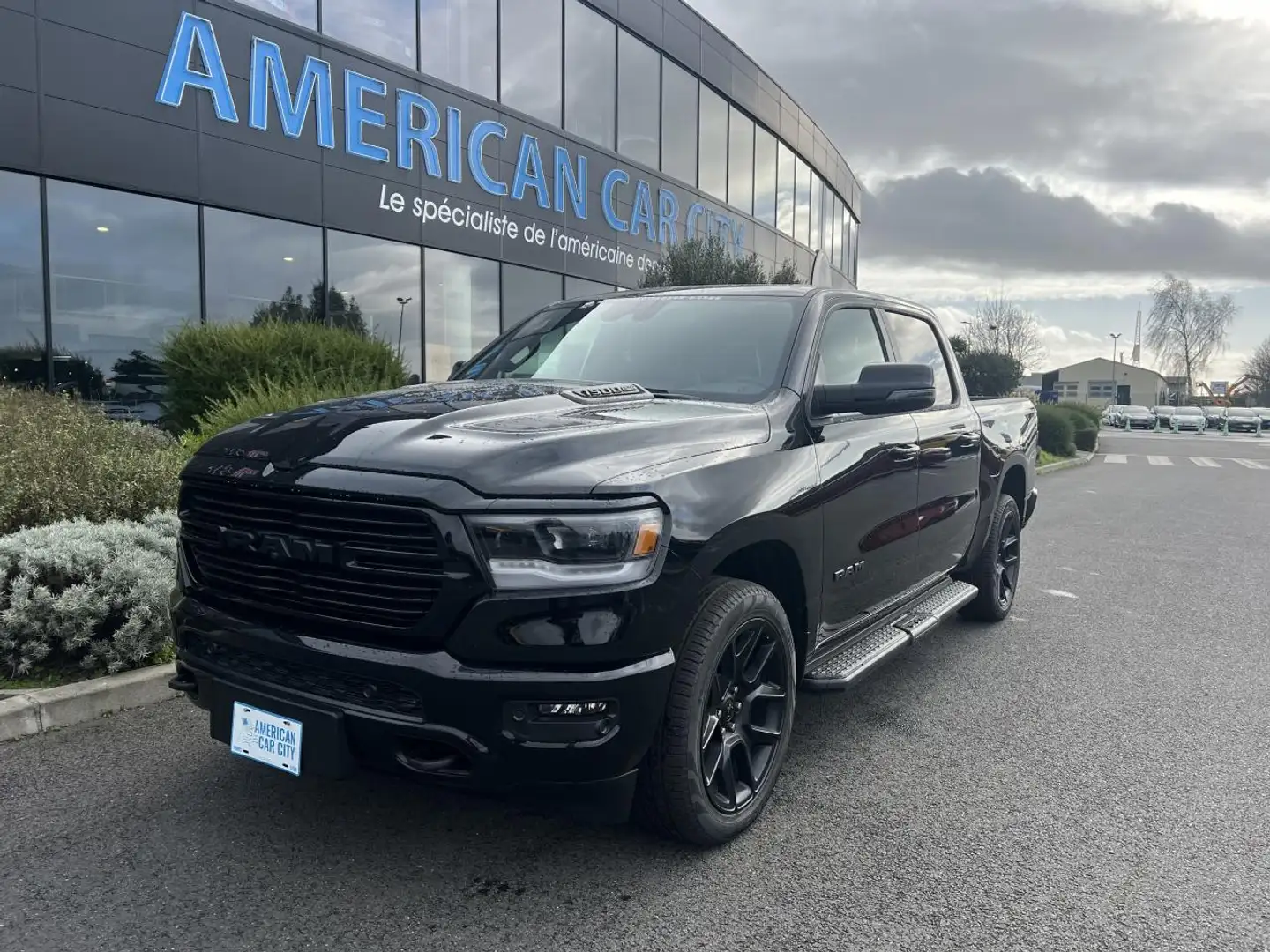 Dodge RAM 1500 CREW LARAMIE SPORT NIGHT EDITION  MWK Noir - 1