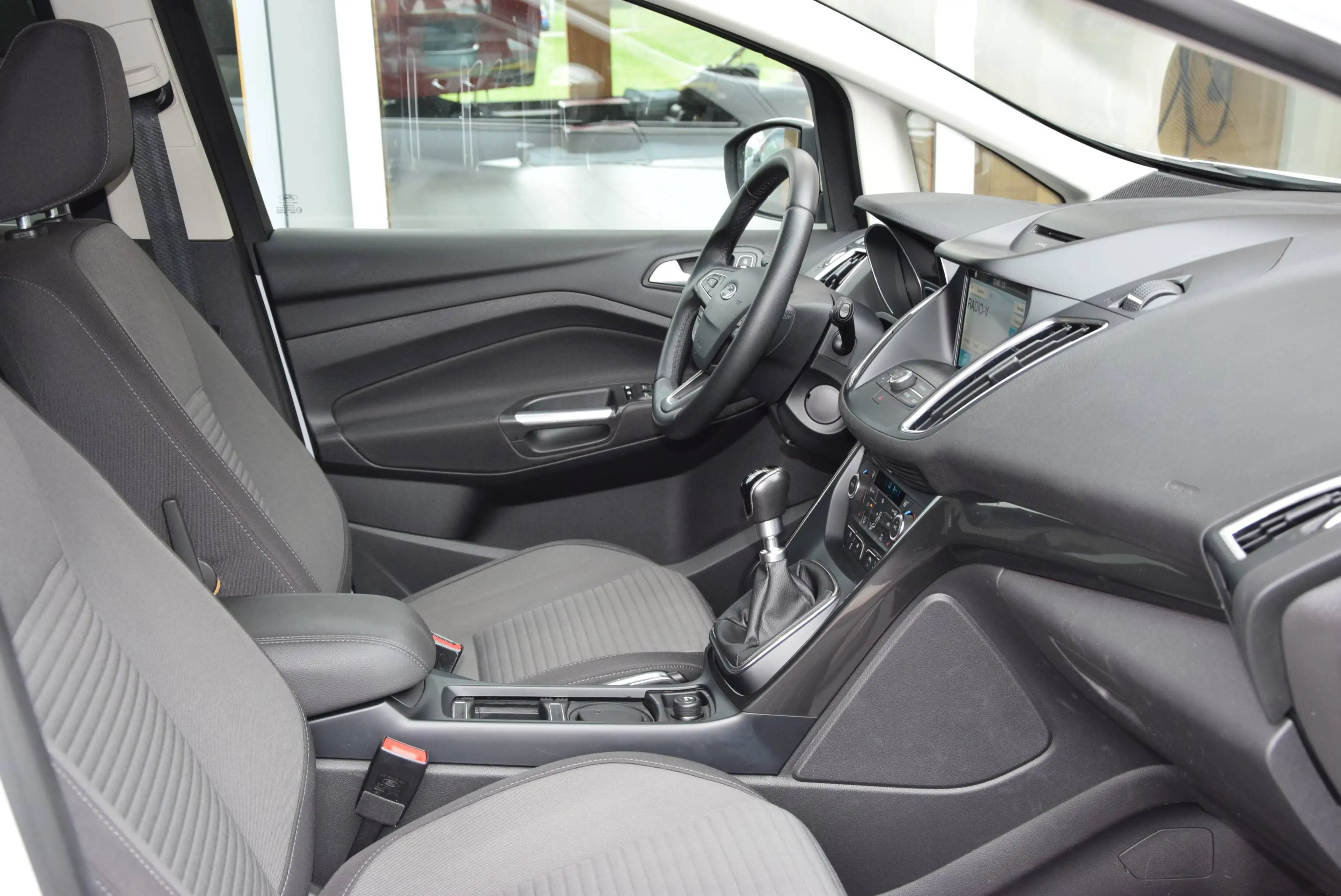 Ford Grand C-Max Titanium — photo 12