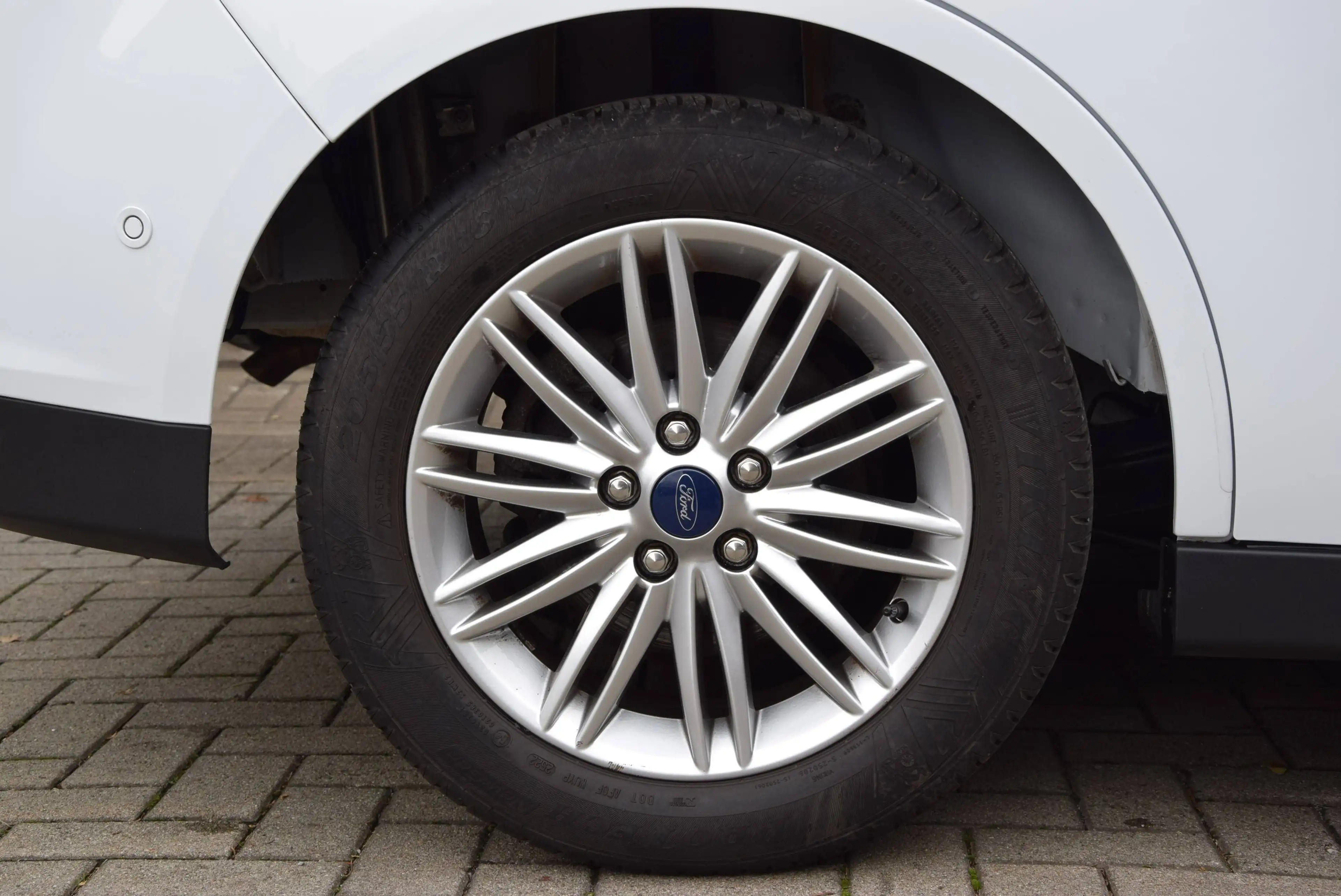 Ford Grand C-Max Titanium — photo 8