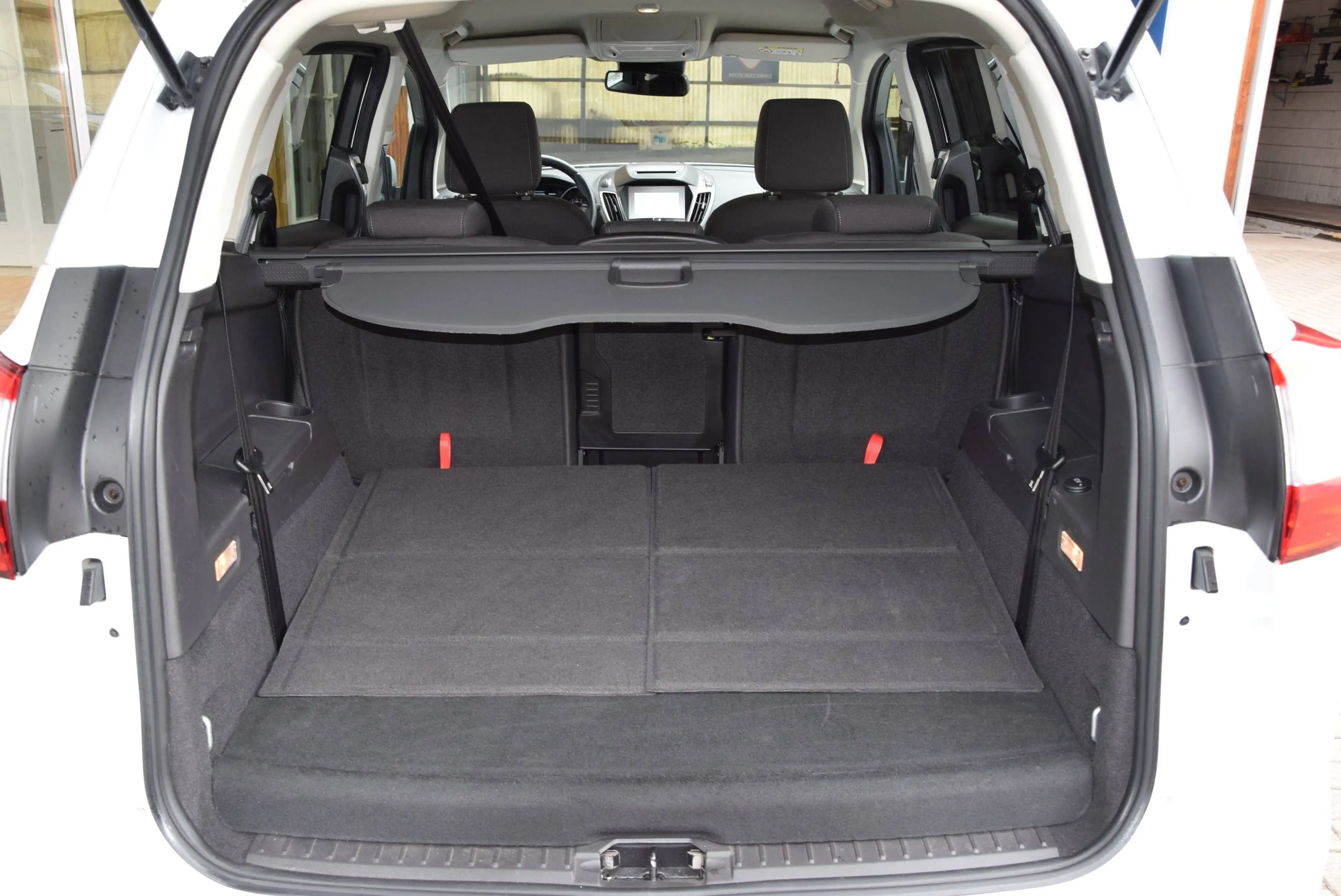 Ford Grand C-Max Titanium — photo 13