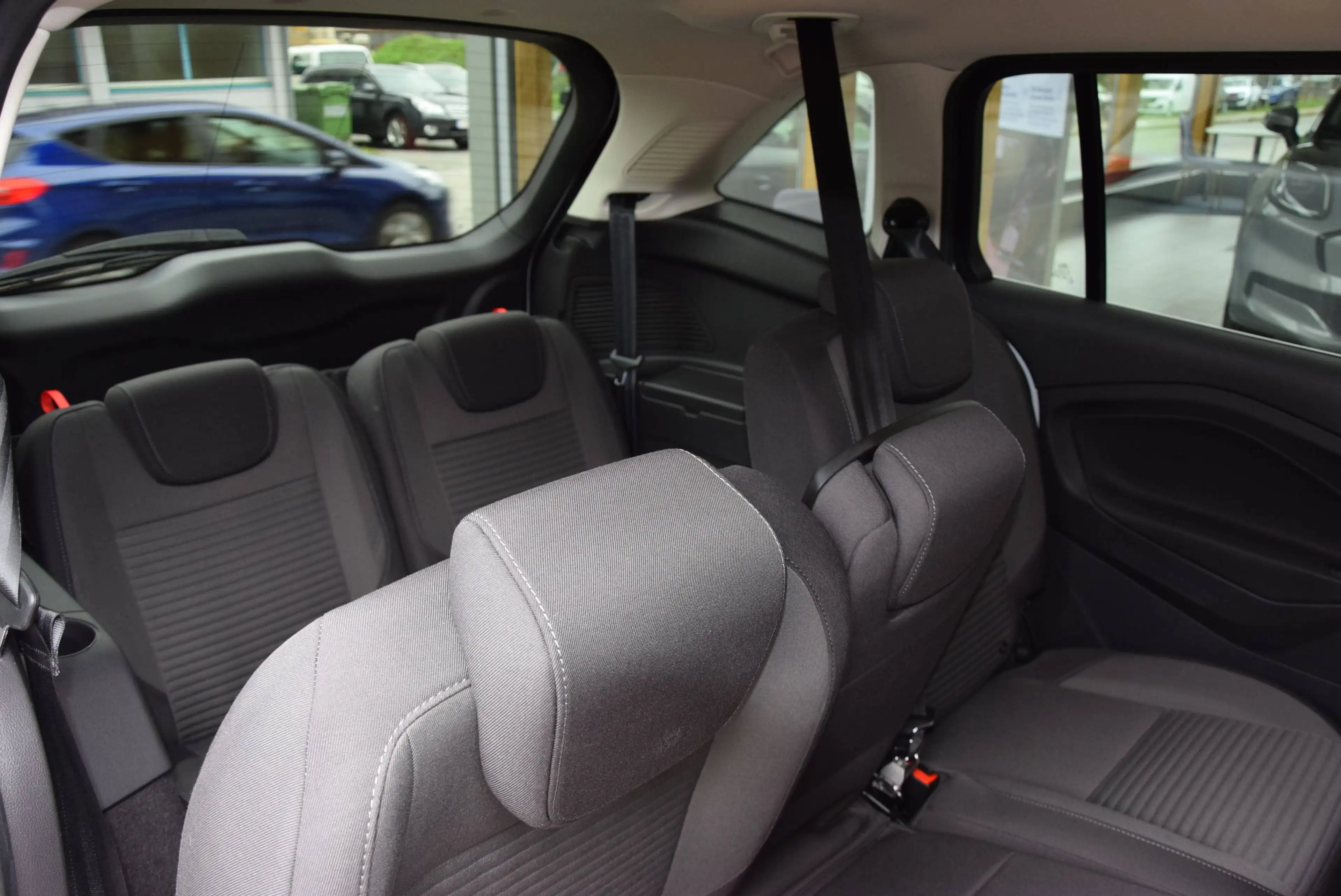 Ford Grand C-Max Titanium — photo 15