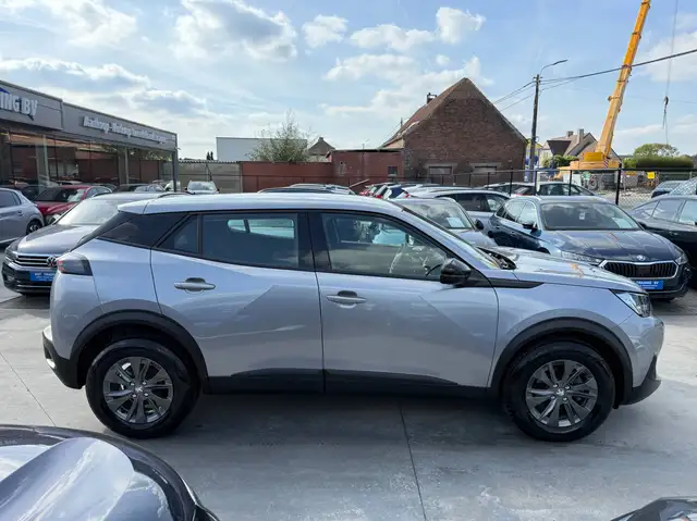 Peugeot 2008 view 4