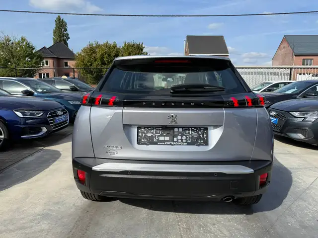 Peugeot 2008 view 6