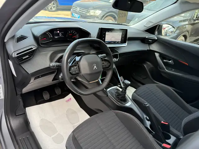 Peugeot 2008 view 13