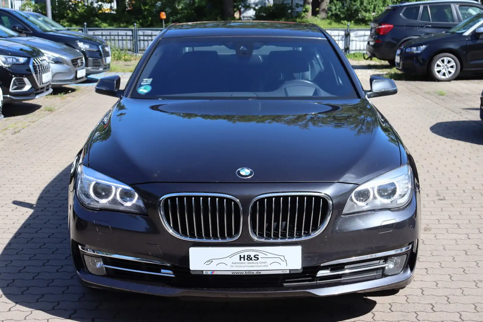 BMW 750 d xDrive Grey - 2