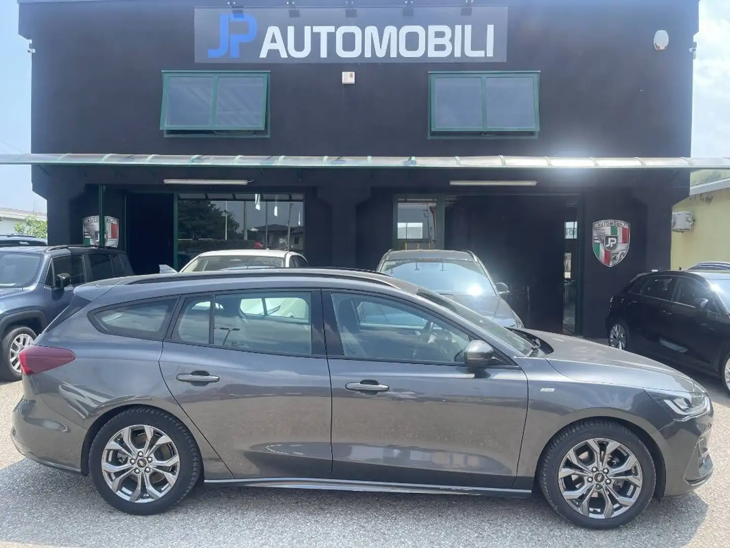 Ford Focus 1.0t ecoboost h ST-Line 125cv Grigio - 1
