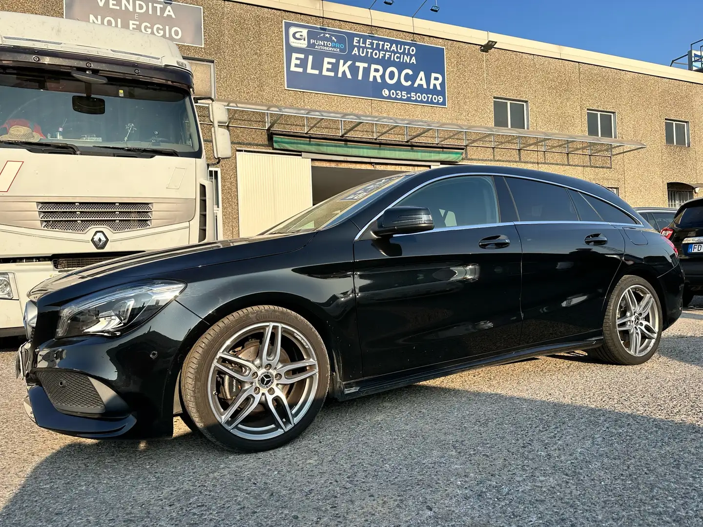 Mercedes-Benz CLA 200 D 4 MATIC - 1