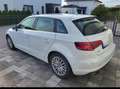 Audi A3 A3 1.8 Ambiente Weiß - thumbnail 2