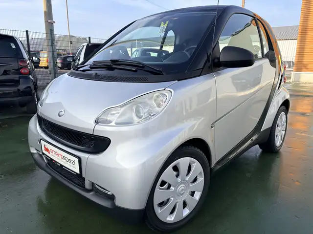 smart forTwo AUTOMATIK,GANZJAHRREIFEN,CD-RADIO INSP+TÜV NEU