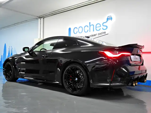 BMW M4 view 8