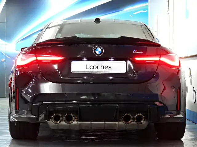 BMW M4 view 10