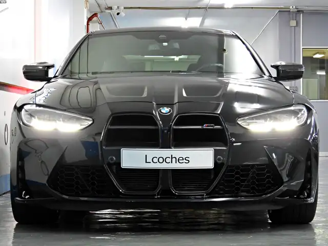 BMW M4 view 6