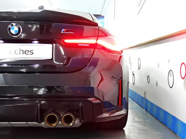BMW M4 view 12