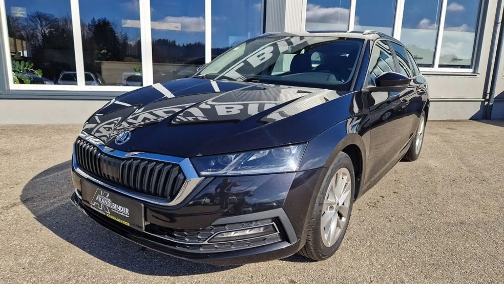 Skoda Octavia Kombi 2,0 TDI aut. Style 4x4 ''1.Besitz'' Schwarz - 1