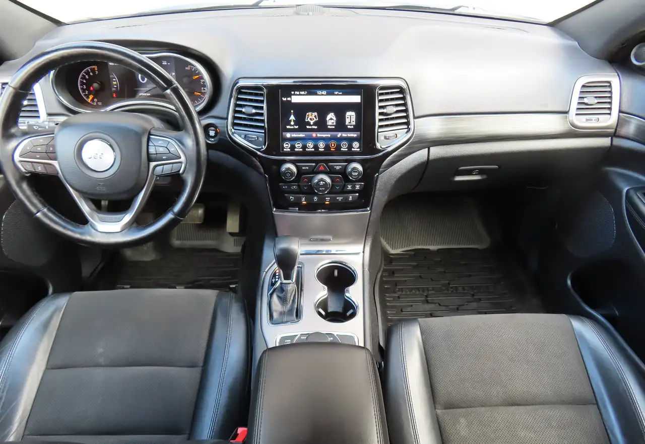 Jeep Grand Cherokee снимка Jeep Grand Cherokee