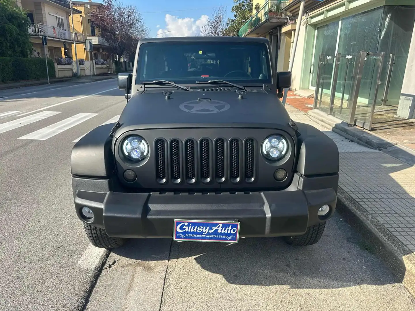 Jeep Wrangler Unlimited 2.8 CRD DPF Sahara Auto Noir - 2