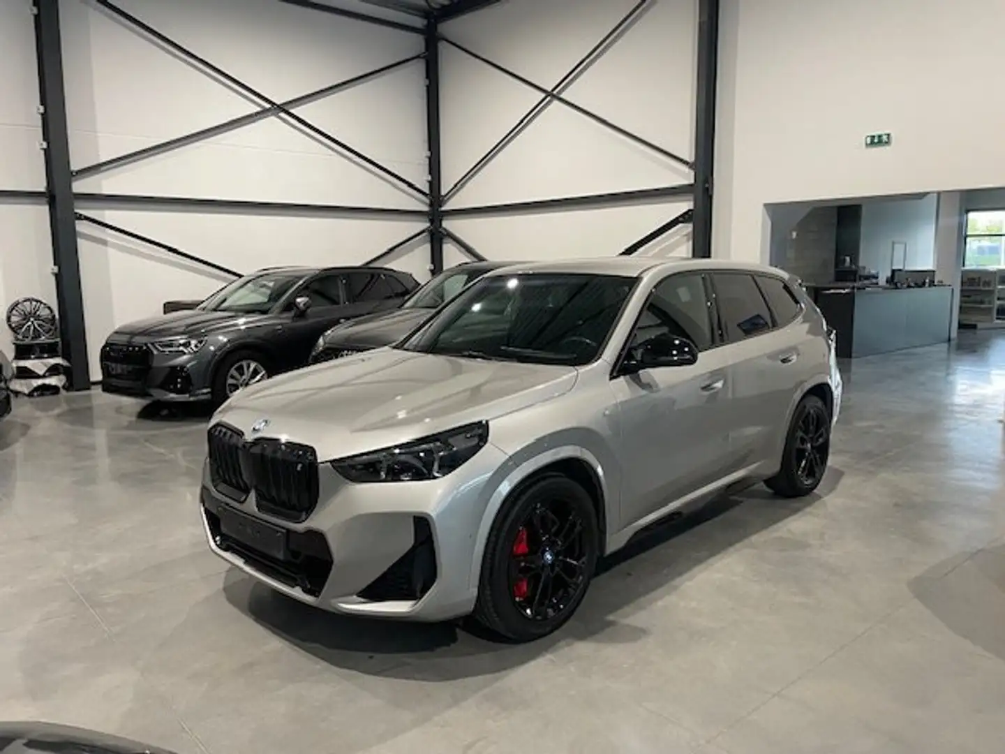 BMW iX1 iX1 xDrive30 M Sportpaket met Garantie Beige - 1