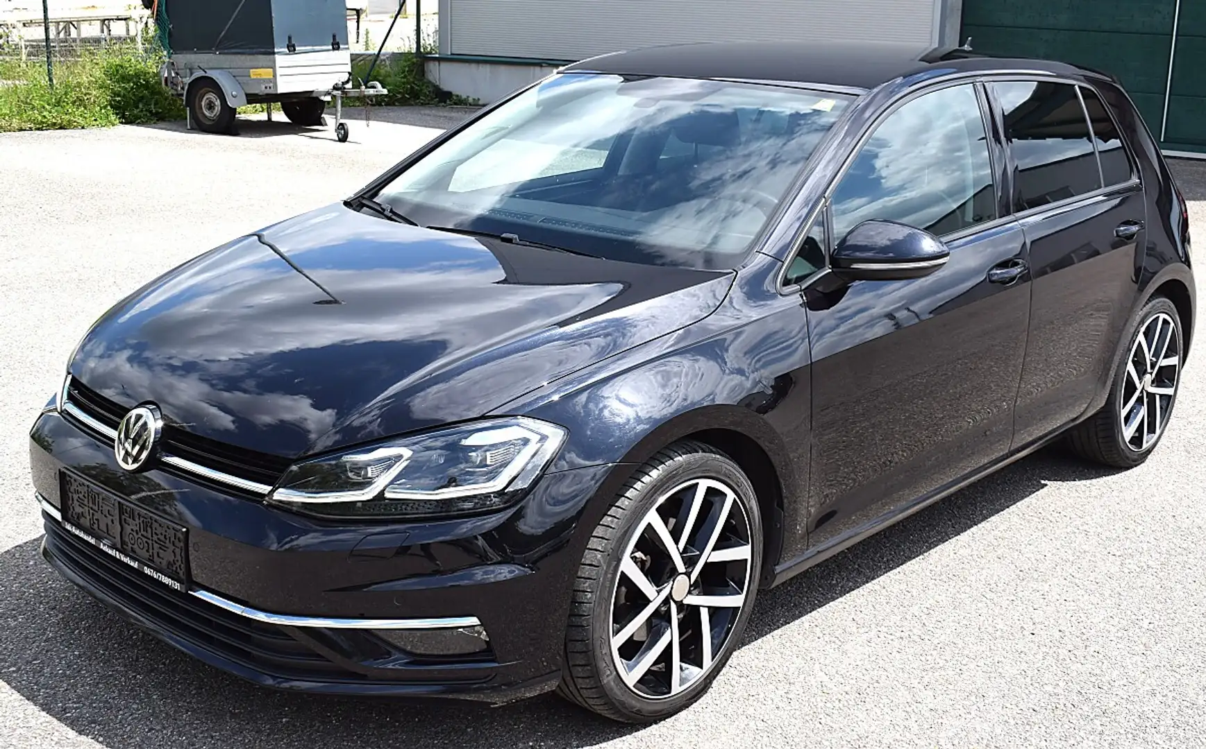Volkswagen Golf Highline 1,6 TDI DSG Schwarz - 1