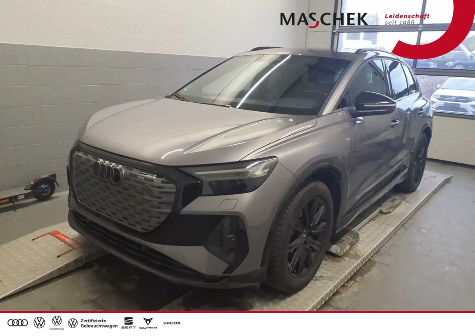 Audi Q4 e-tron S line 35 Matrix Black PDC DAB VC Sitzh. Navi AUT Grau - 1
