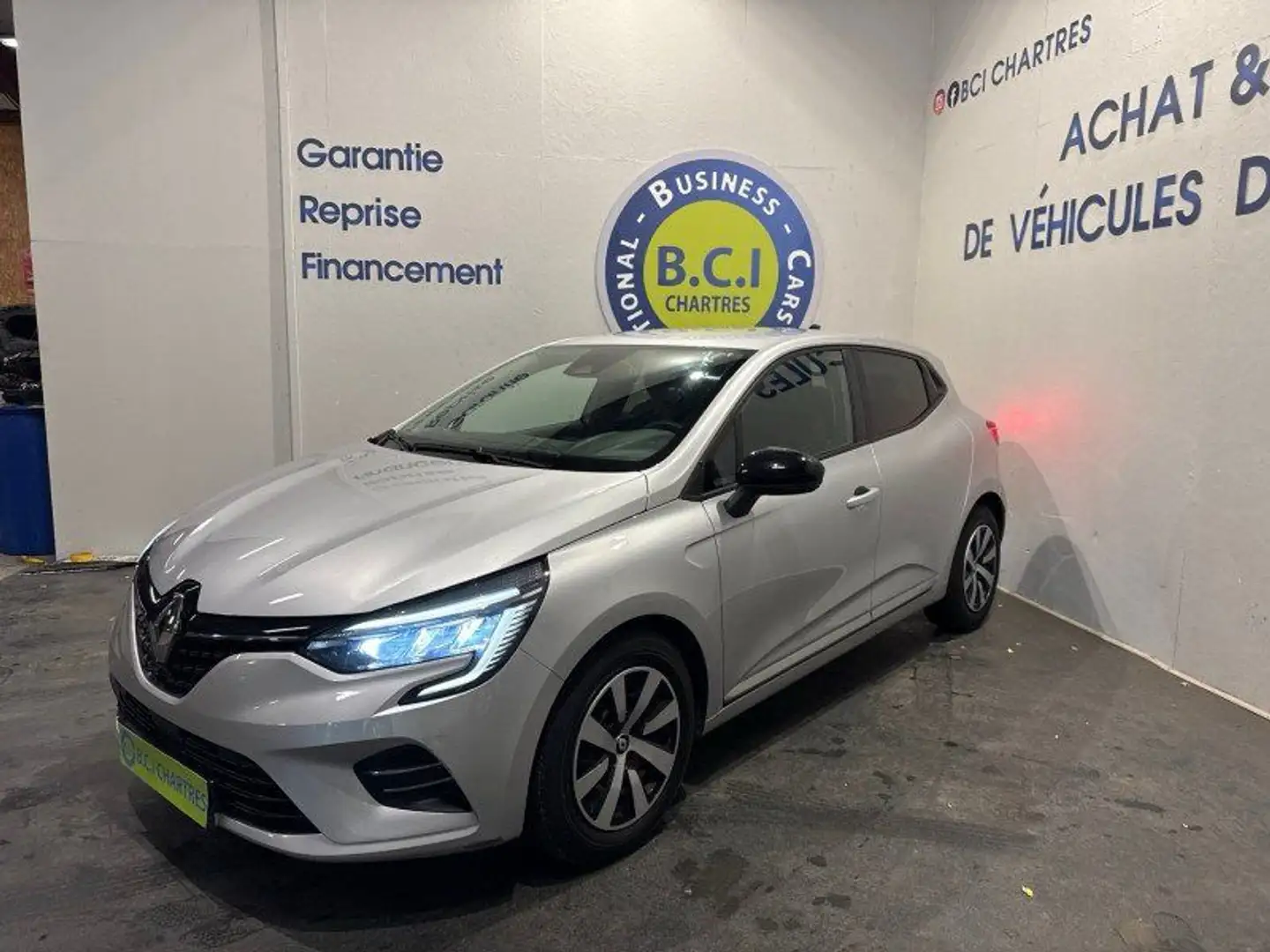 Renault Clio V 1.0 TCE 90CH EQUILIBRE Grau - 2