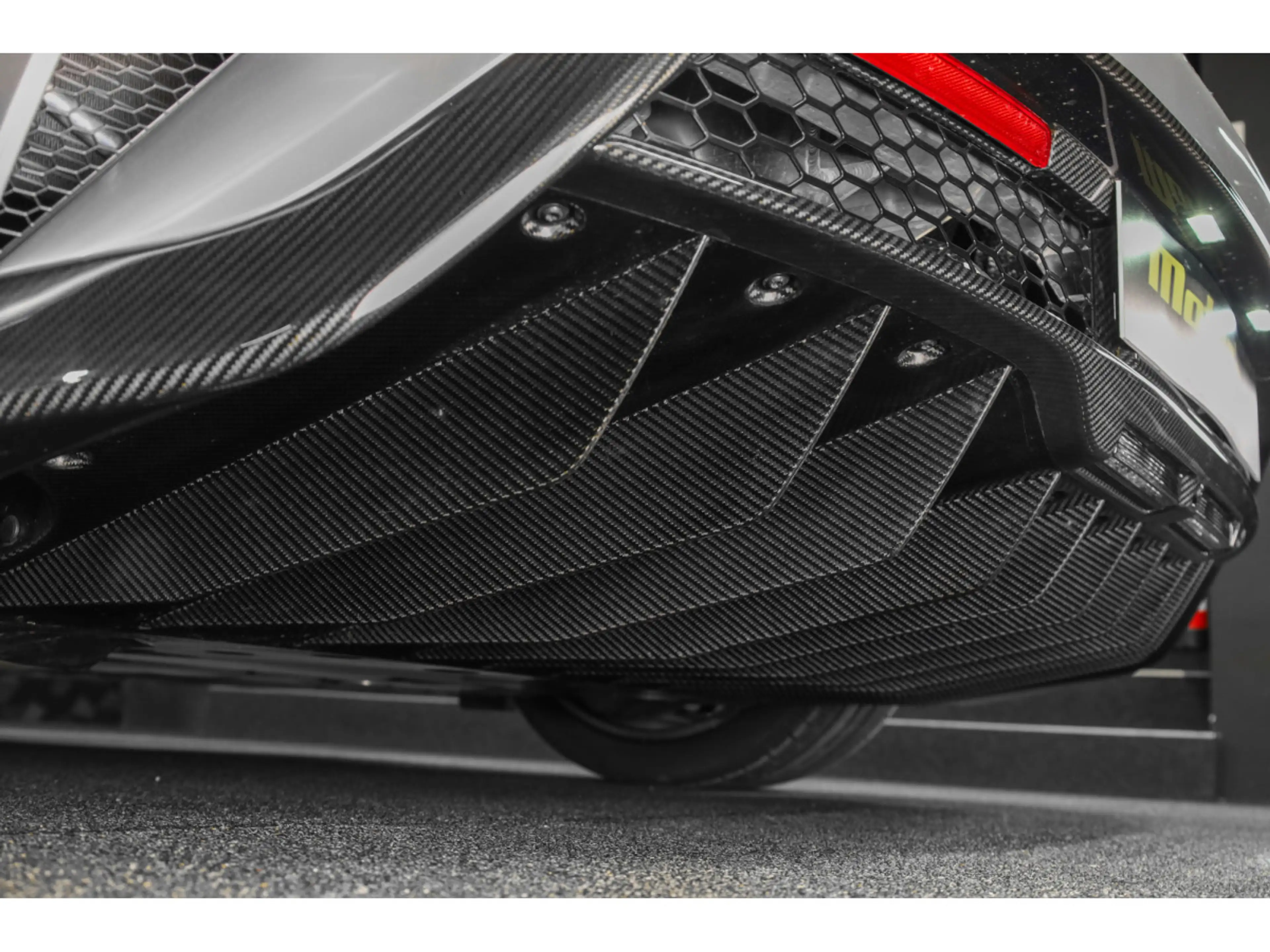 Ford GT Carbon Series - Ingot Silver — photo 14
